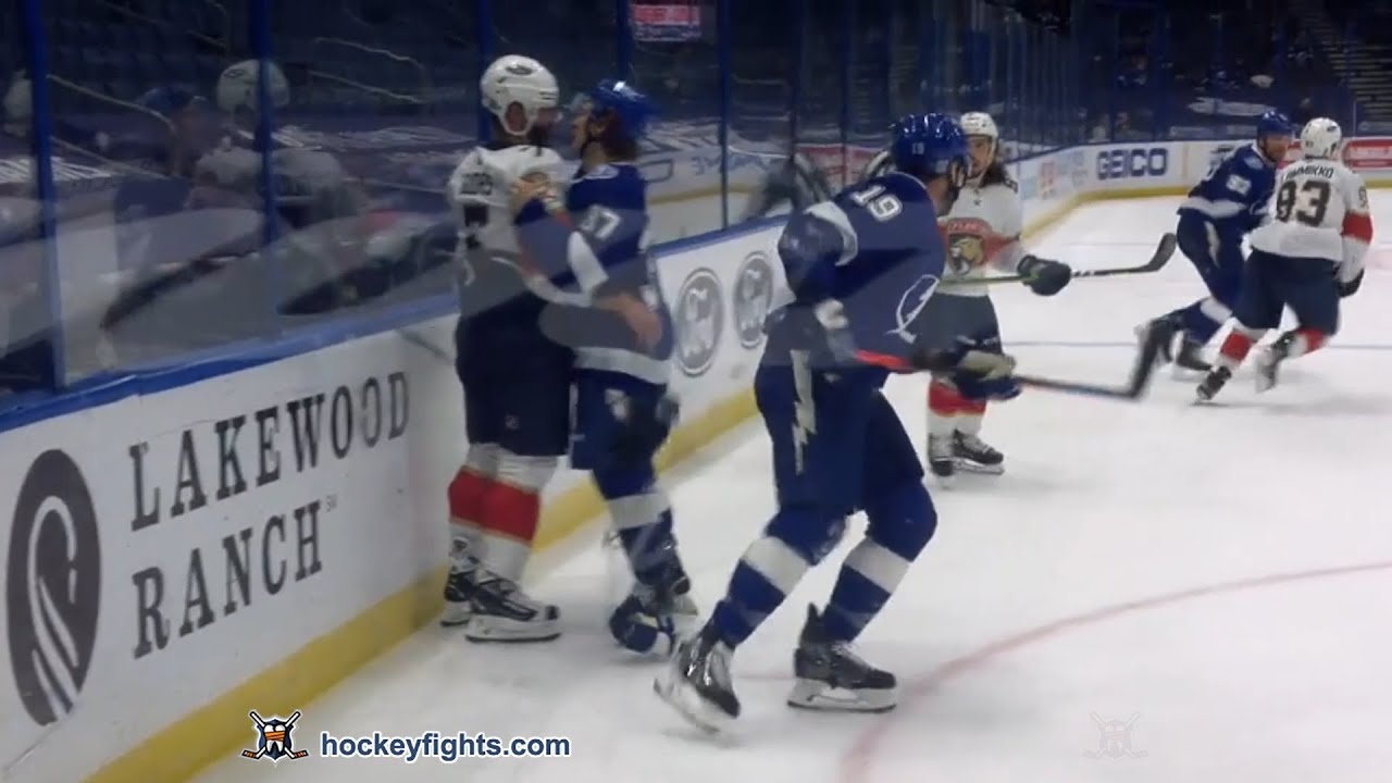 photo Yanni Gourde 2021 radko gudas vs yanni gourde feb 15 2021
