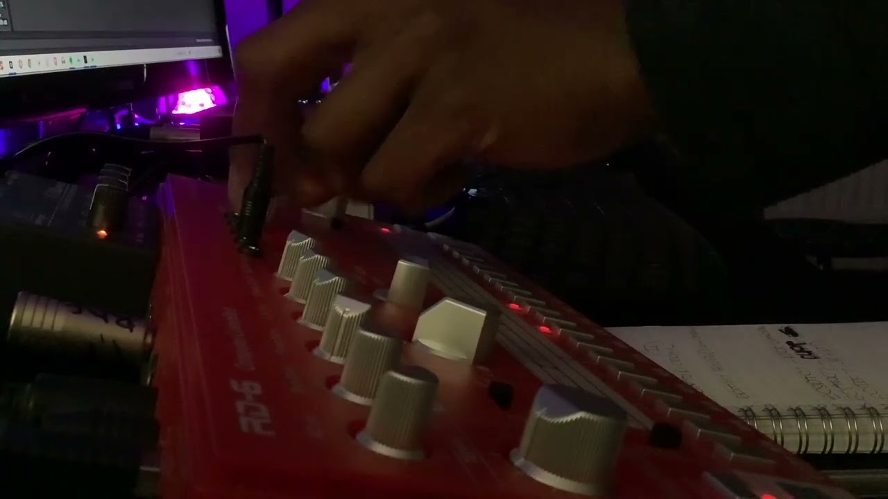 "Ecstacy" Techno jam on Behringer RD6