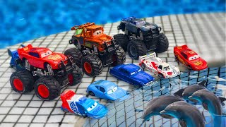 Disney Pixar Cars Falling Into Deep Pool Lightning Mcqueen, Rayo Mcqueen, Mater, Frank, Sally
