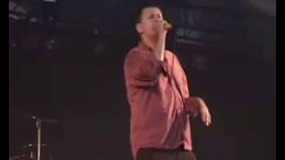 Video thumbnail of "Guided by Voices - Pukkelpop 2001 - Tight Globes"