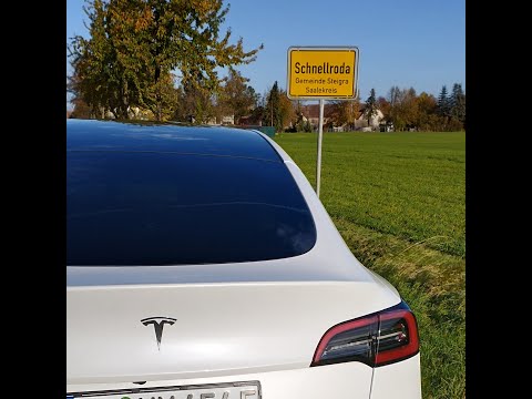 Im Tesla nach Schnellroda