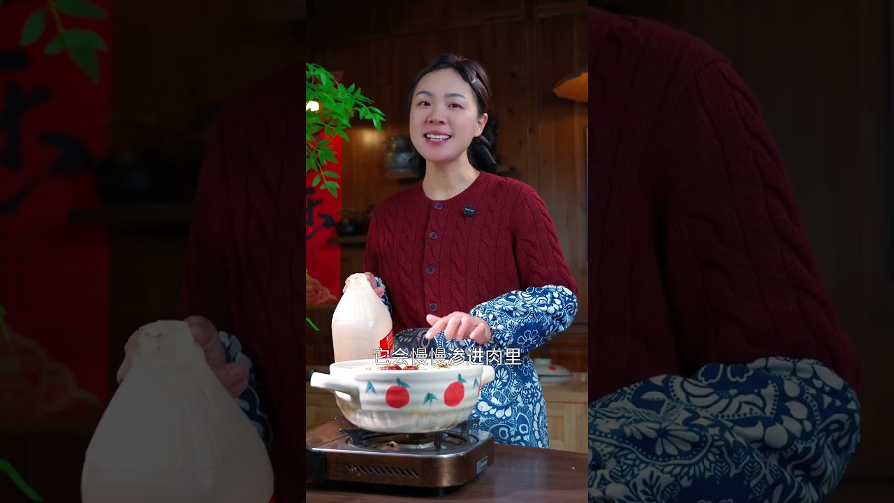 过年五花肉买回家啊，不要只会红烧了，你就像我这样做，不用加一滴水，就能做出来肥而不腻、入口即化的味道，特别经典的一道菜。#东坡肉#年夜饭#2026家乡年 #我在江西过大年