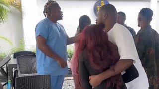 After promising her marriage, the lady meets him in a bar with another woman you won’t believe omo