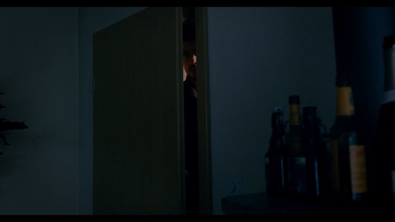 Musikvideo - Michael Perrelli - Evil