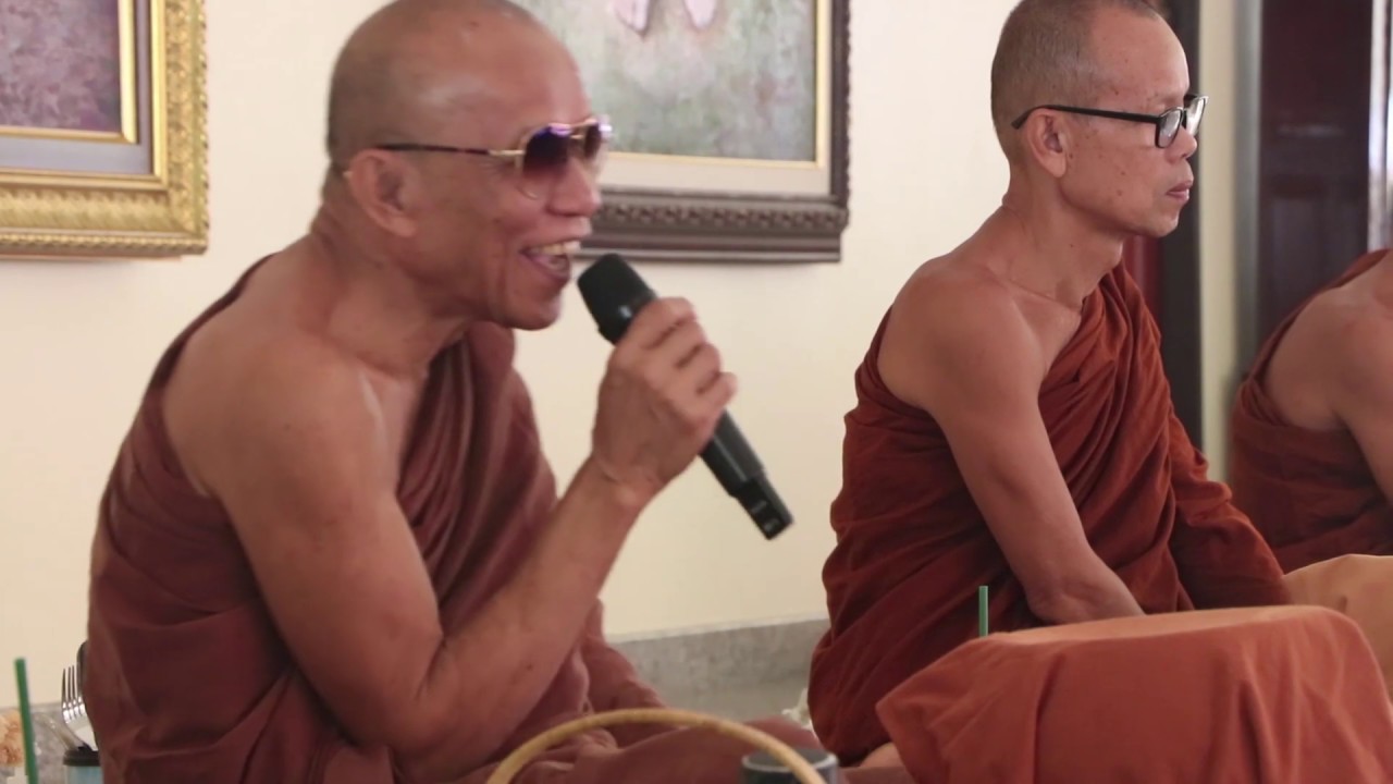 หลวงพ่อสายทอง เตชะธัมโม งานฉลองอายุ ๗๑ ปี  ตักบาตร เช้าวันที่๑๕ ตุลาคม ๒๕๖๑