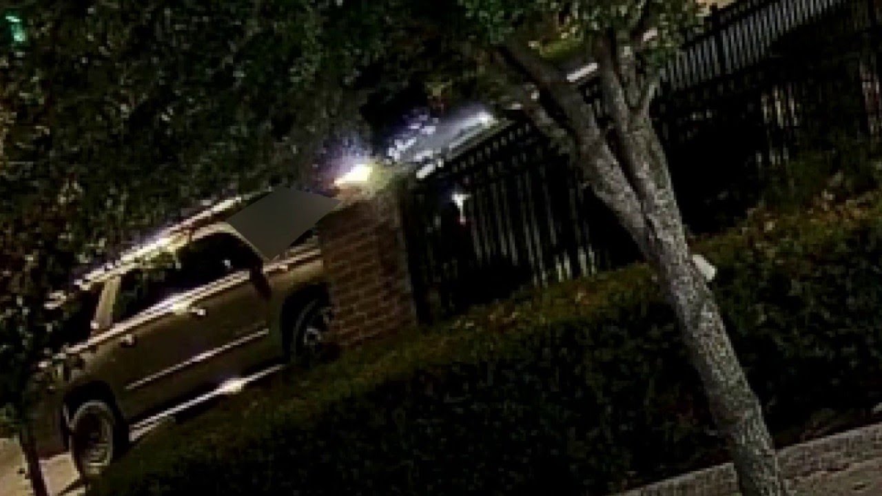 Man killed in Houston police shooting outside apartment complex - YouTube