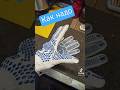 как правильно одеть перчатки#shorts