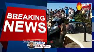 Massive Road Accident In Nalgonda District | Sakshi TV