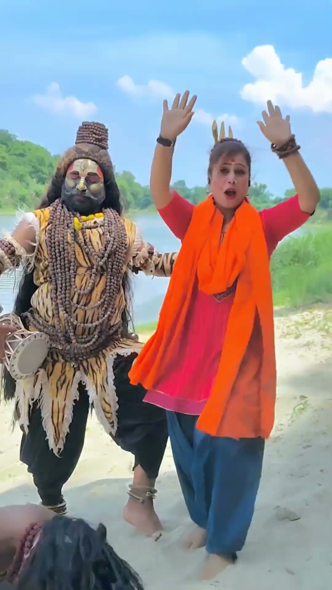 #viralshorts #गाल_पे_लिखाके_महाकाल #sunnypandey #bolbamsong #viralvideo