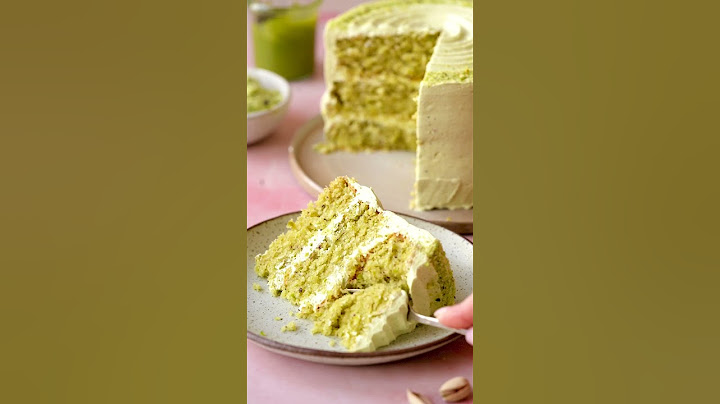 Easy vegan pistachio cake that's fluffy and airy with a light, delicate crumb. #vegancake