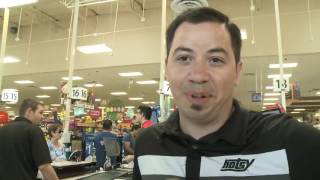 Grocery baggers at Fry's paying it forward