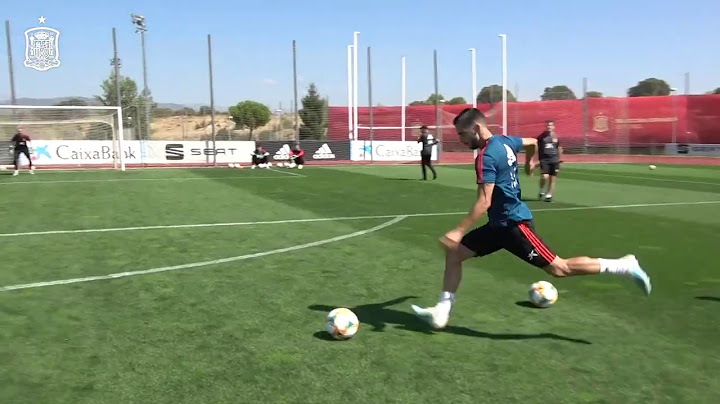 Sesión de goles y paradas a las faltas de los internacionales de España en la Ciudad del Fútbol