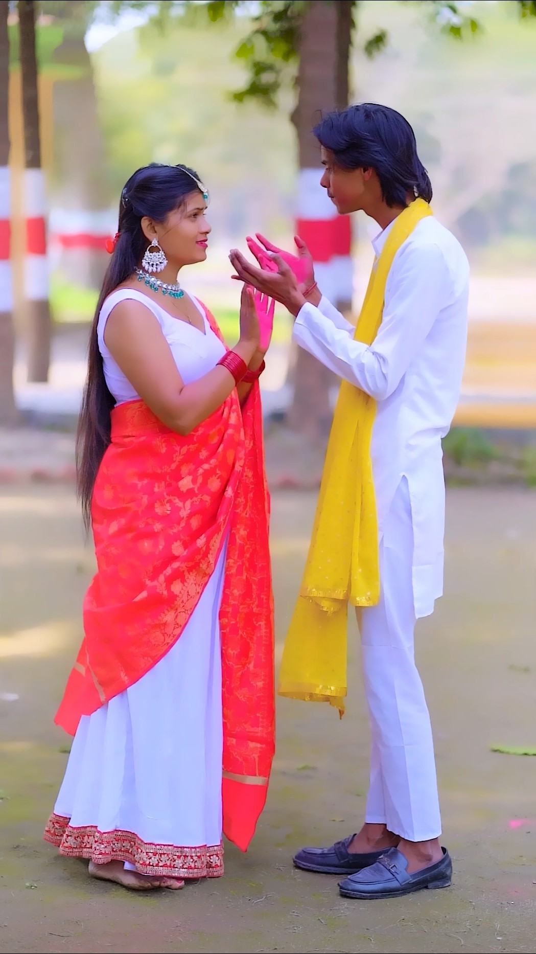 Hamari mohabbat ka rang kisi or ke naseeb me likha he