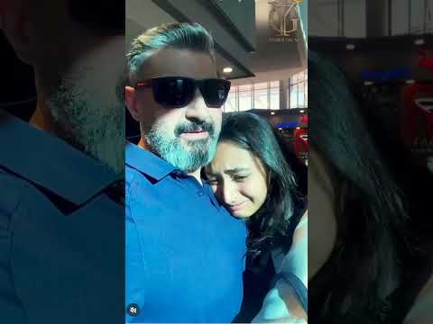 حصلت على منحة تفوق بكاء قدرية ابنة ياسر جلال قبل سفرها ألمانيا مش قادرة تفارق أبوها وأمها