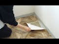 4年前に貼ったクッションフロアを剥がして引っ越しの準備をする