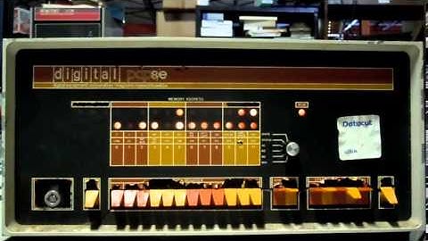 DEC PDP-8e Running An ISZ Loop