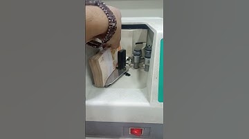 COUNTING OF PKR 5000 NOTES