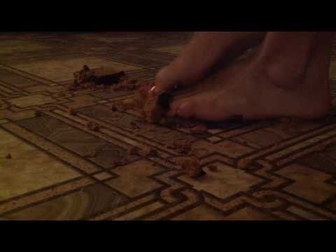 STICKY COOCKIE CRUSH WITH BARE FEET - TOTALLYLOVEFEET
