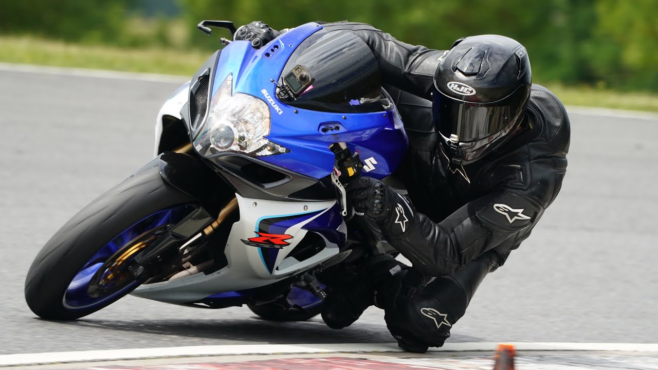 Bedford Autodrome sw circuit inters no limits track day. 1 lap on a gsxr 600 k6