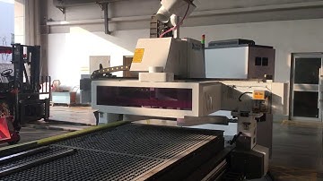 UC 481 auto load and unload cnc router