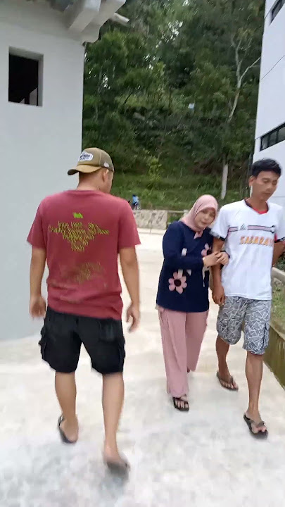 waduch kena tonjok 😁 #funny #videokomedi #comedy #tingkalucuabis #memengakakkocak #ngakak