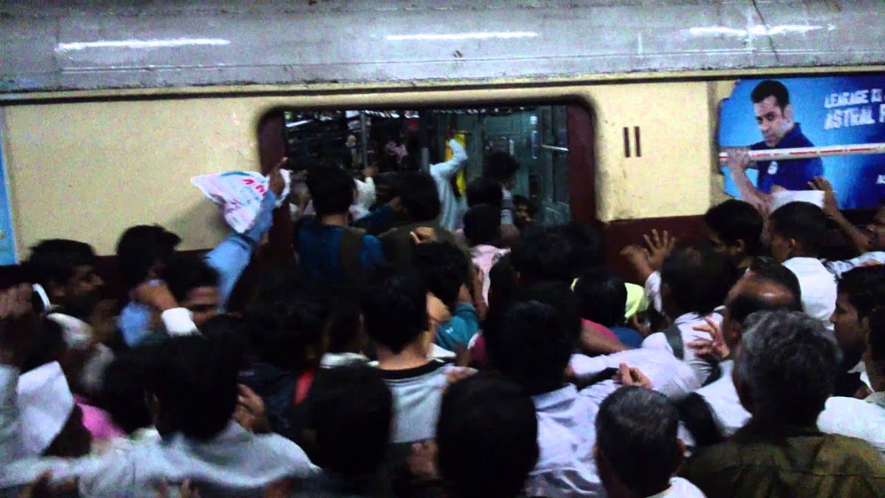 Kurla station crowd harbour line