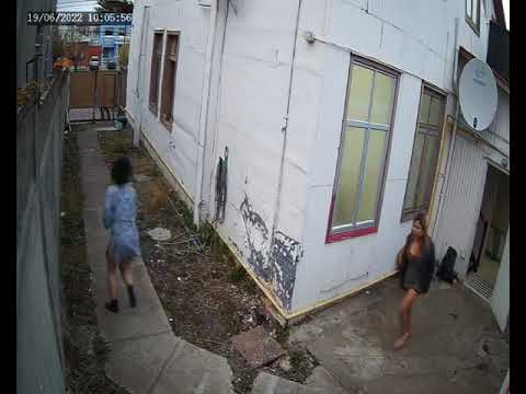 Video de hombre que cae de un segundo piso causa revuelo en redes sociales