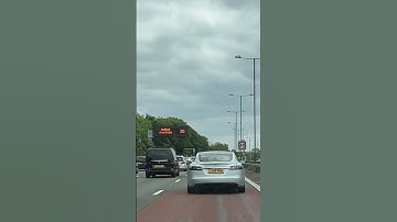 London Navigating the M4 Gridlock: Rush Hour Chronicles! 🚗🚦