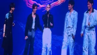 Download Lagu SB19 - Maanlicht + IK WIL JE feat. Benjamin Kheng live in Simula tijdens Wakas World Tour in Sing... MP3 Download Lagu SB19 - Maanlicht + IK WIL JE feat. Benjamin Kheng live in Simula tijdens Wakas World Tour in Sing... MP3