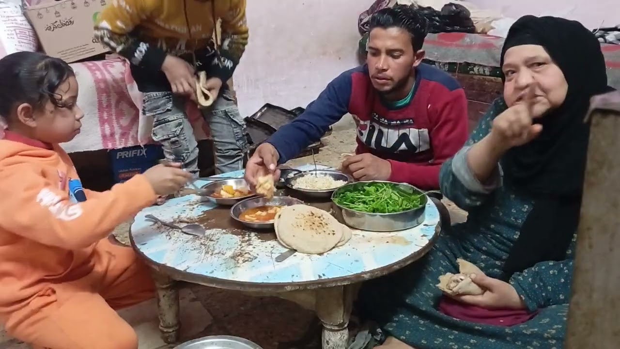 حبايب ام سيد صلوا على النبي احلى فطار احنا وامي واختي ❤❤❤👌👌🌹👌 عشمان في ربنا يجيب 100,000 مشاهده