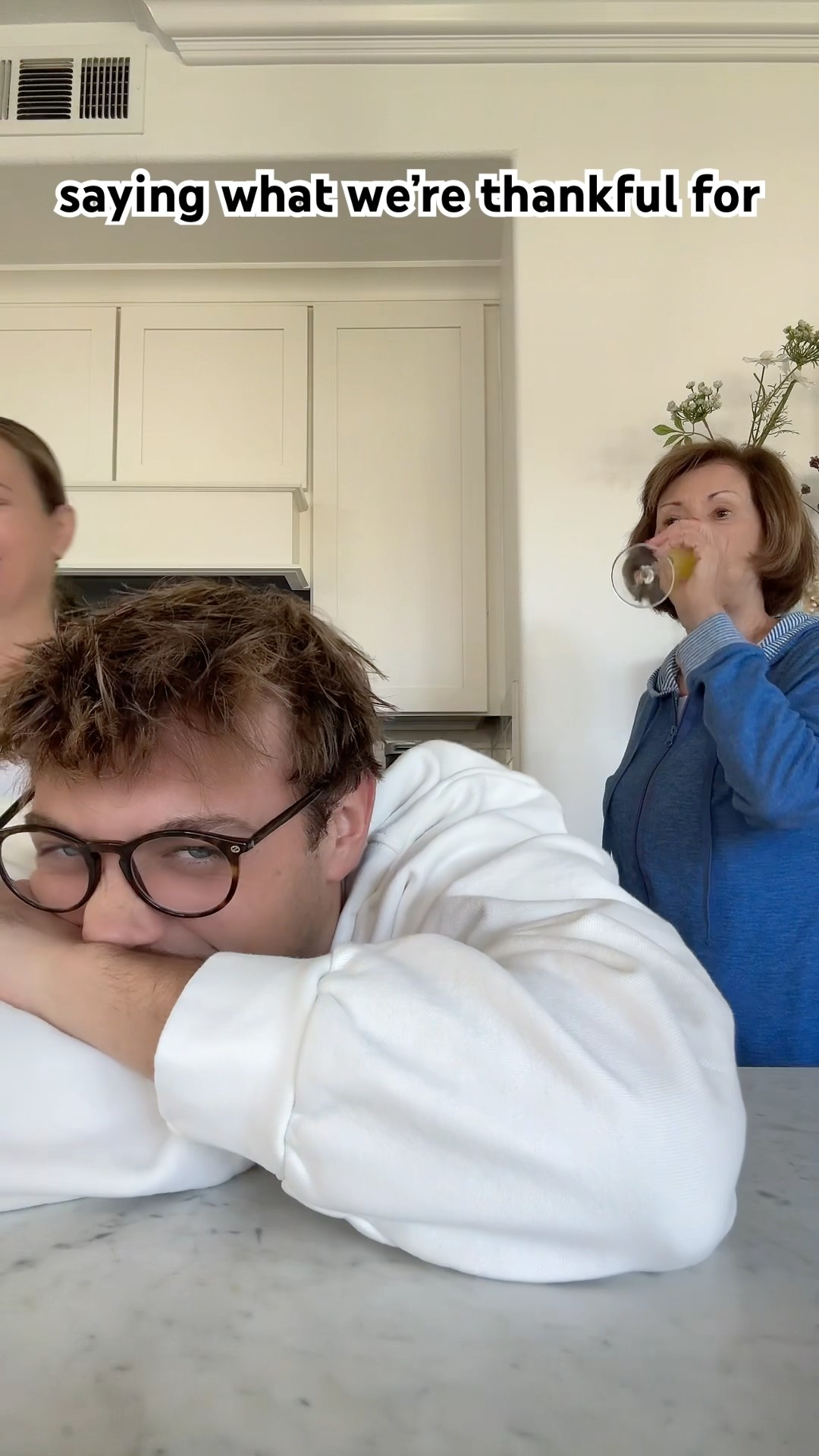 please wait until the end ? #thanksgiving #family ​⁠@NicoletteDurazzo