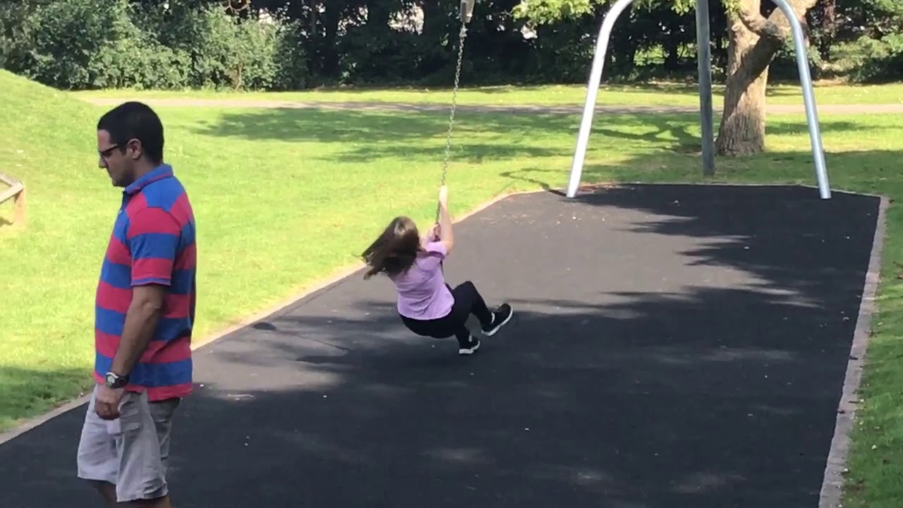 Wren on a rope slide - YouTube