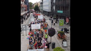 Pride Paradene Gatene Fylles Av Farger