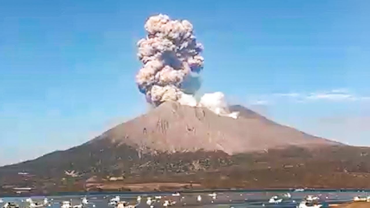 Мощное извержение вулкана Сакурадзима произошло в Японии