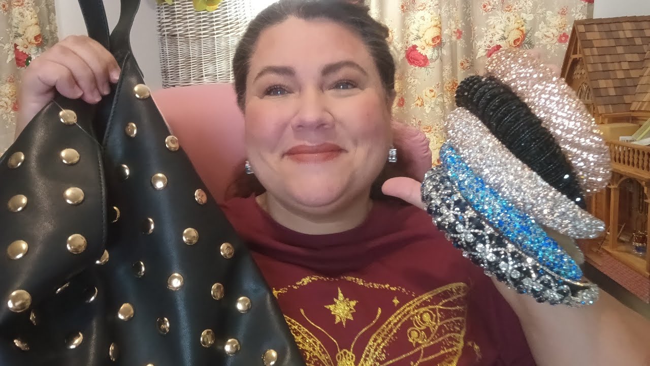 Сумки и аксессуары SHEIN — один образ, бесконечное разнообразие.