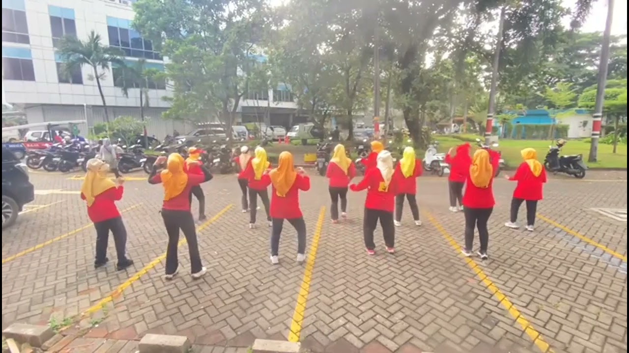 Sweet Mamacita Line Dance #choreo  by @adelaineade5599  / Demo by SiskaLD 💃