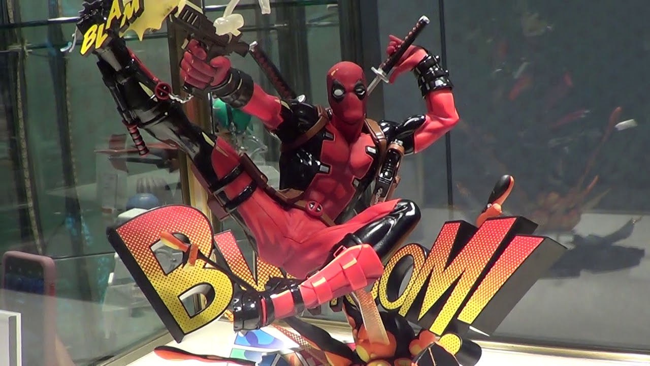 Good Smile Company Deadpool : Breaking the 4th Wall Statue at NYCC