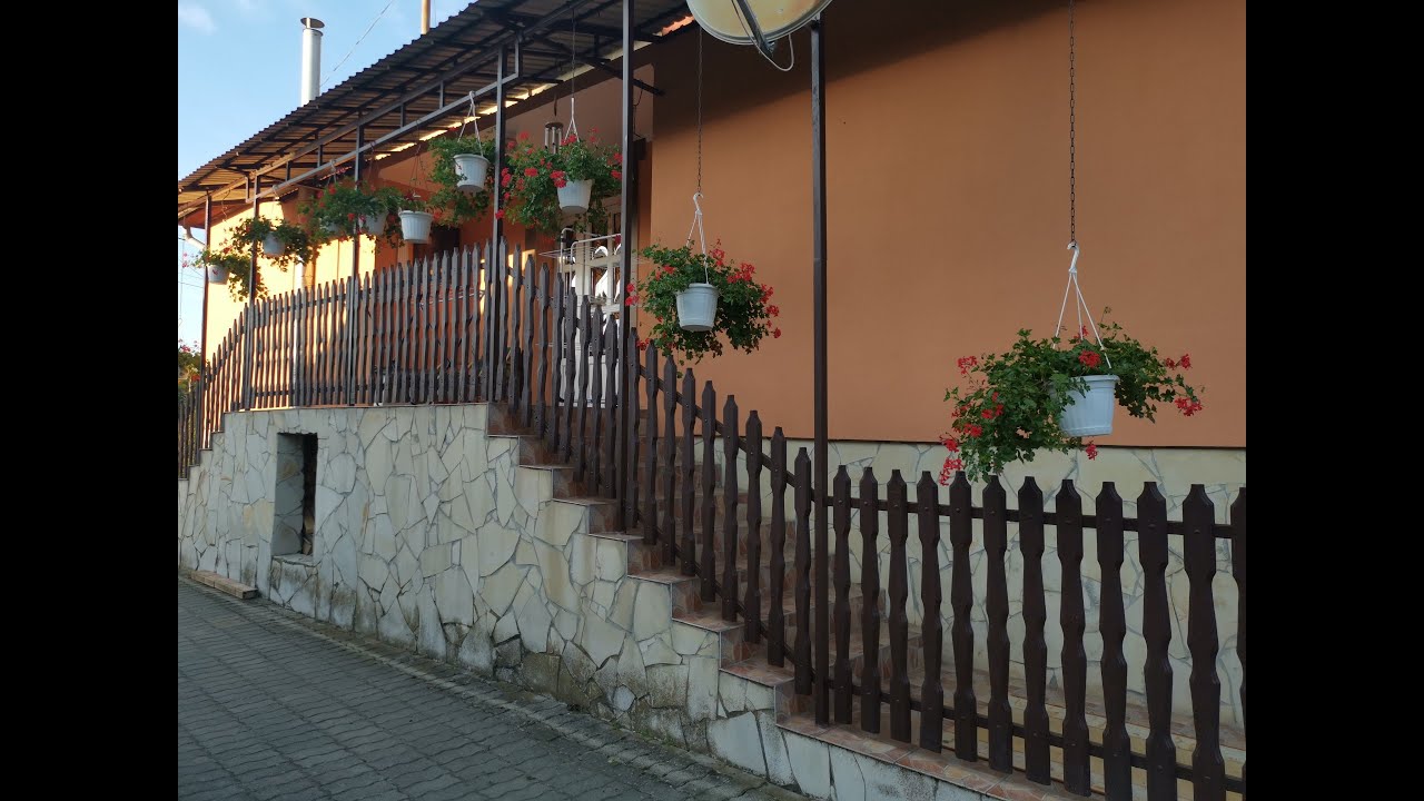 Költözhető családi ház Jékén eladó vagy cserélhető !