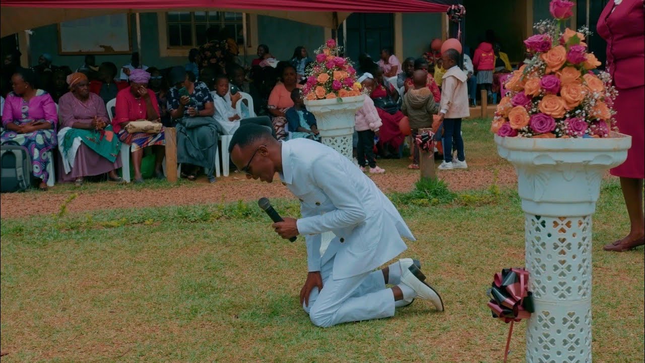 MEBAKAKTAN YETINDENYU WHAT A POWERFUL PERFOMANCE  BY APOSTLE EMMANUEL NJUE AT  GRADUATION