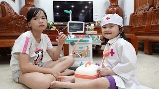 Children&#39;s medical examination and treatment toys - Misa khám và chữa bệnh cho chị và em bé bị ốm