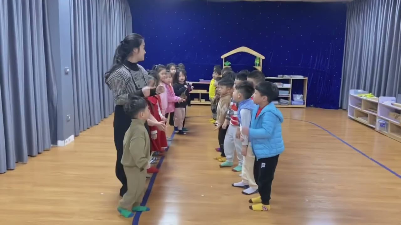 Vận động phát triển tưởng tượng