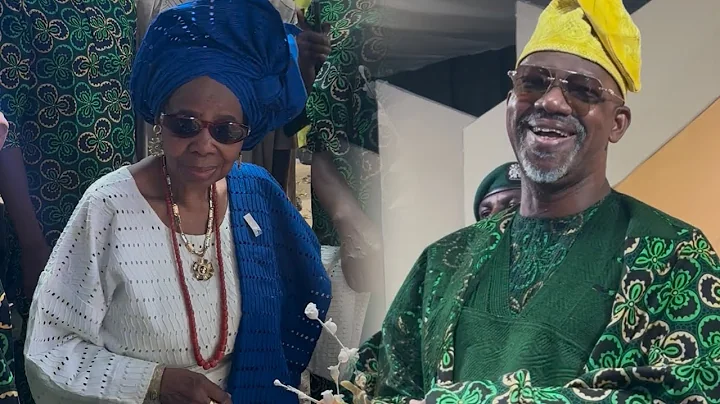 DAPO ABIODUN, GOV OF OGUN STATE SURPRISES HIS MUM AT HER 90TH BIRTHDAY PARTY AND AMAIZE EVERYONE 