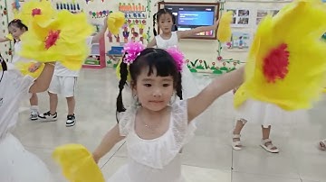 Múa: Mầm non hạnh phúc thân yêu! (GV: Quyên Đặng)