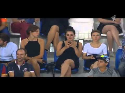 ნახეთ გოგონა ბარსა - სევილიას თამაშზე