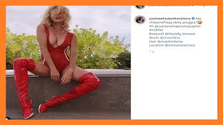 Justine Mattera da censura | Tutina rossa in pelle e stivaloni| La 50enne al cardiopalma
