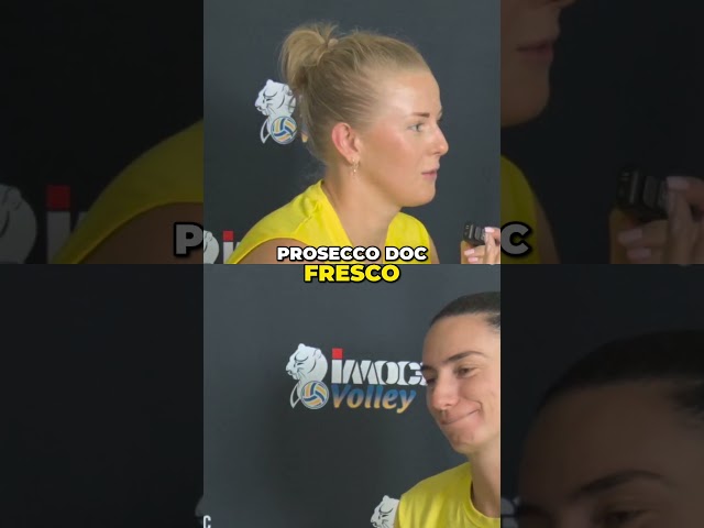 ASIA E RAFFA: PUBBLICITÀ IMPROVVISATA AL PROSECCO DOC 😂 #Shorts