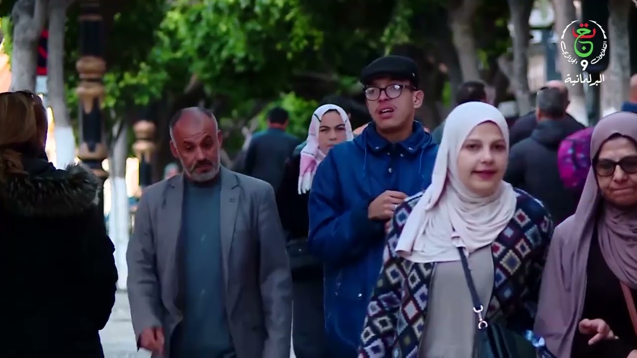 رئيس الجمهورية يدعو الشباب الجزائري المتواجد بالخارج في وضعيات هشة وغير قانونية لتسوية وضعيتهم