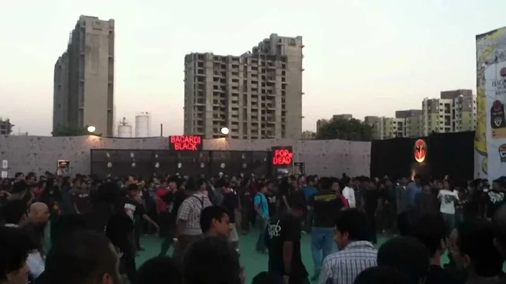 Bhayanak Maut - Moshpit - Bacardi NH7 Weekender 2011 Pune India