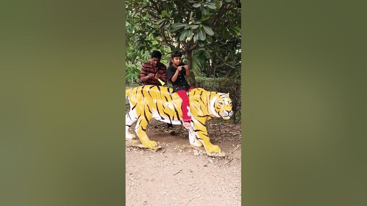 tiger 🐯 horn 📢 prank 🤣#shorts