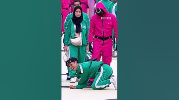 Pelan-pelan Players! Awas Ketangkap Pink Guard 😆 | Squid Game: Red Light Green Light Challenge